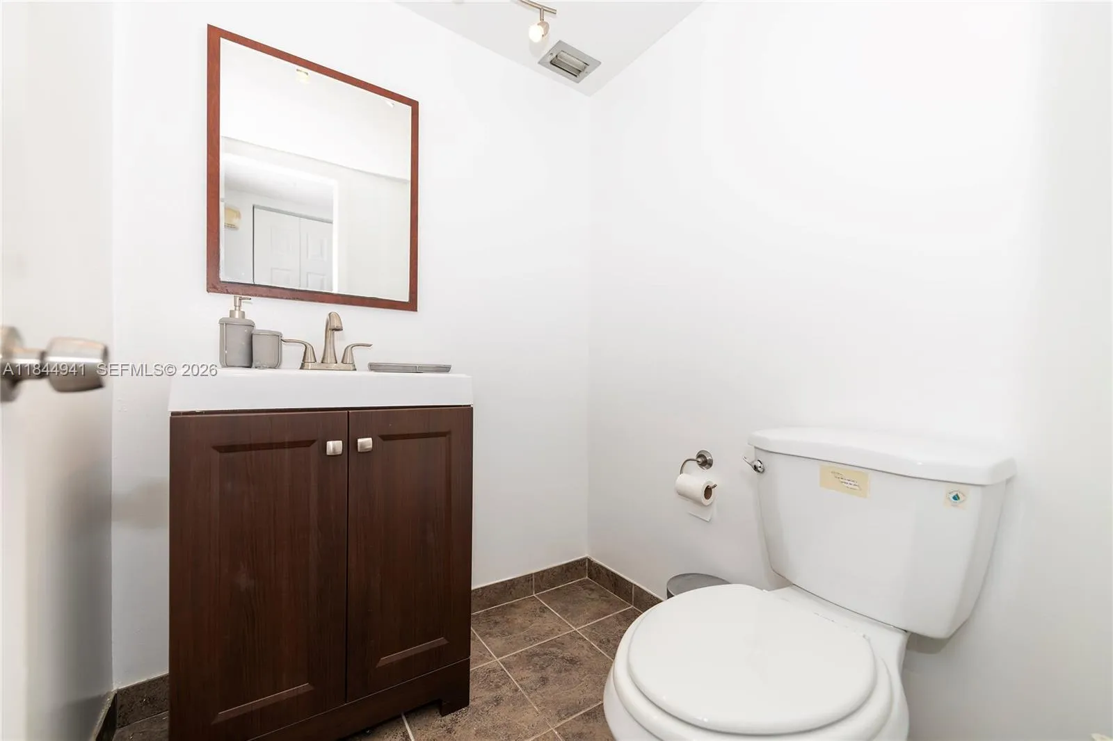 2750 NE 183rd St # 1207, Aventura FL 33160