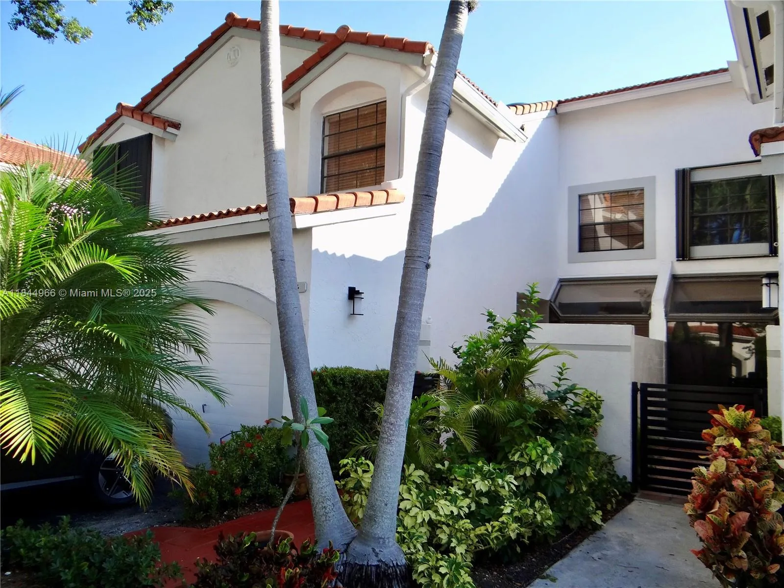 3500 Magellan Cir # 714, Aventura FL 33180