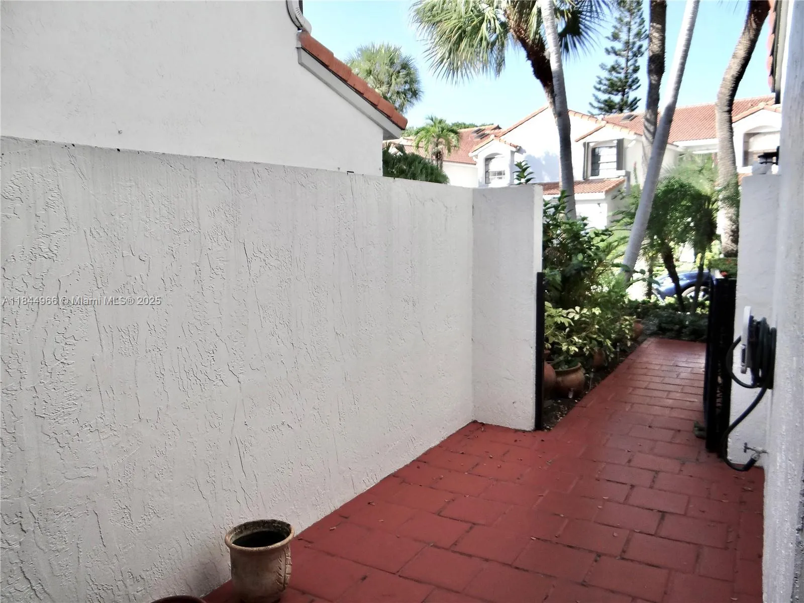 3500 Magellan Cir # 714, Aventura FL 33180