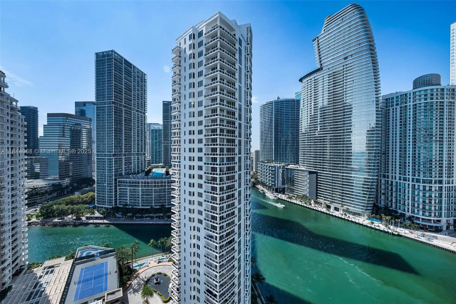 2 bedroom 2 bath for sale at 900 Brickell Key Blvd # 2005, Miami FL 33131