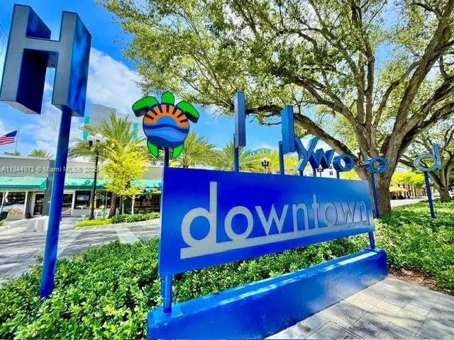 2 bedroom 1 bath for sale at 2145 Pierce St # 122, Hollywood FL 33020