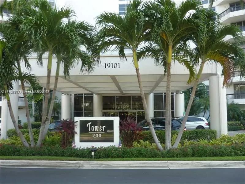 2 bedroom 2 bath for sale at 19101 NE 36th Ct # 1405, Aventura FL 33180