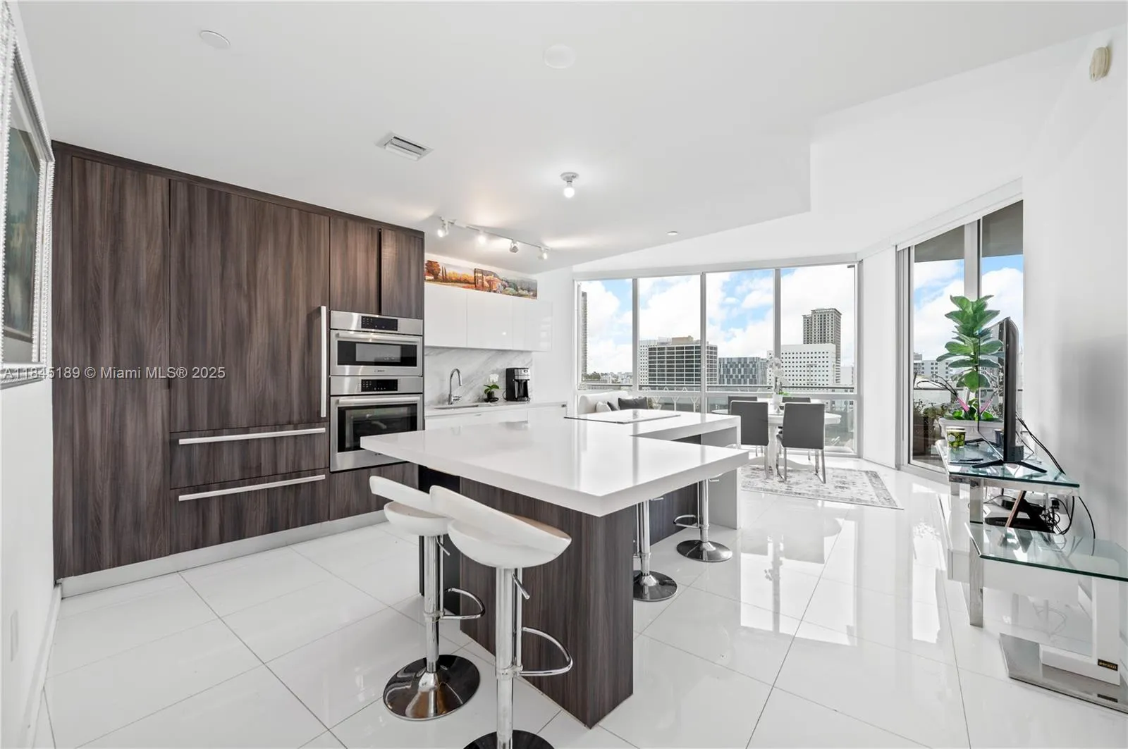 1 bedroom 2 bath for sale at 851 NE 1st Ave # 1410, Miami FL 33132