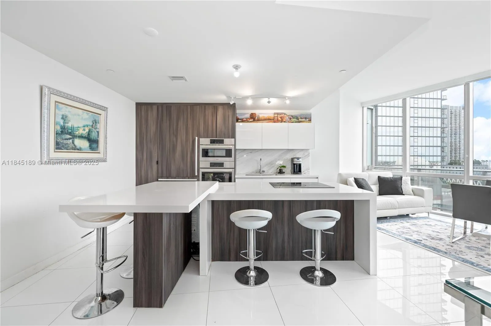 851 NE 1st Ave # 1410, Miami FL 33132