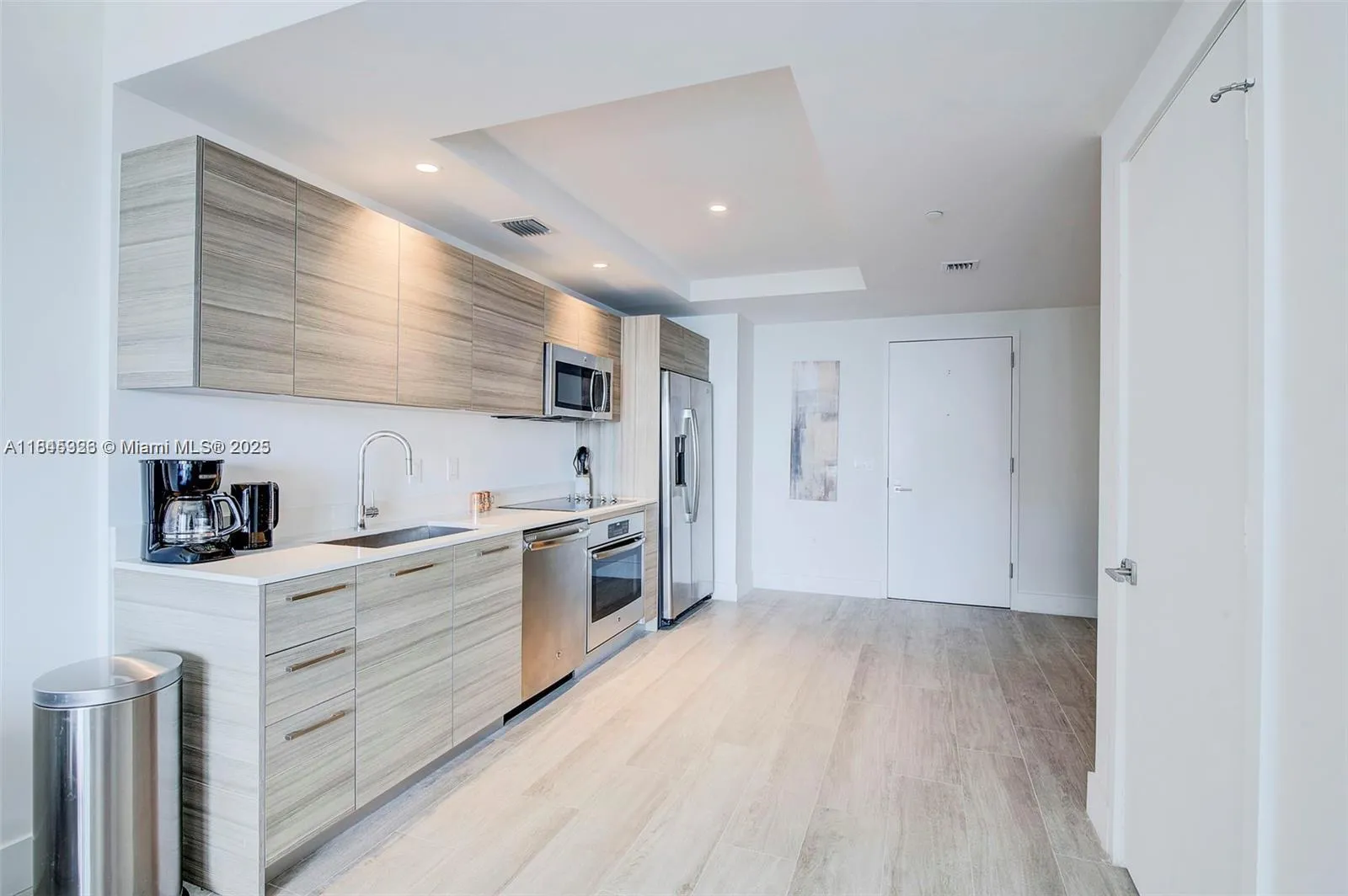 121 NE 34th St # 806, Miami FL 33137