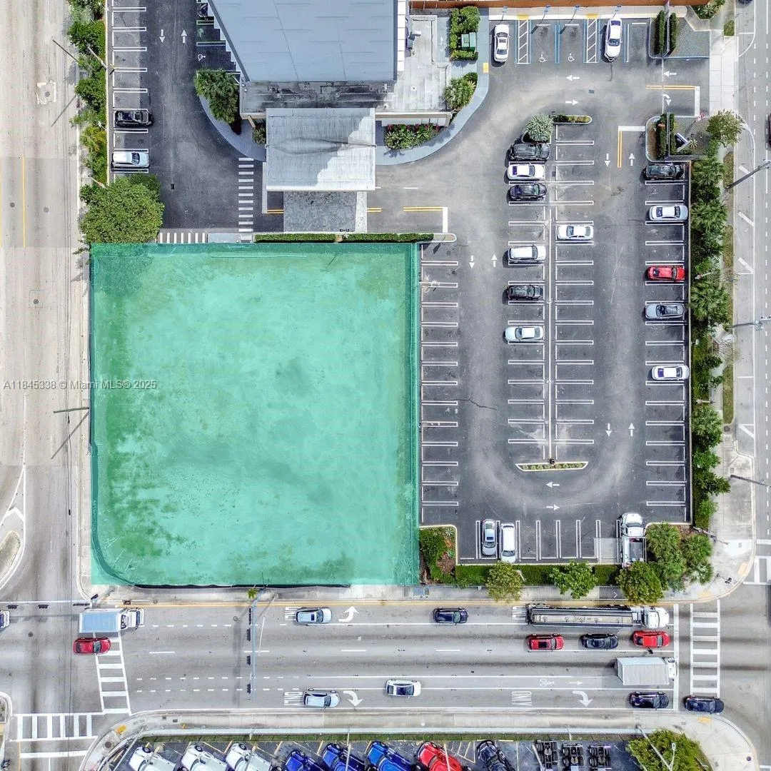 8028 NW 6th Ct, Miami FL 33150