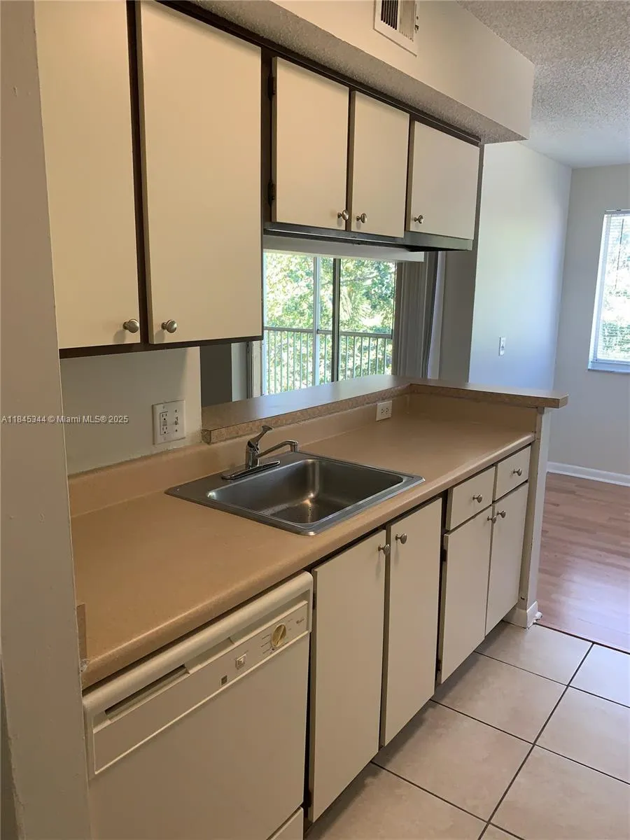 5672 Rock Island Rd # 268, Tamarac FL 33319