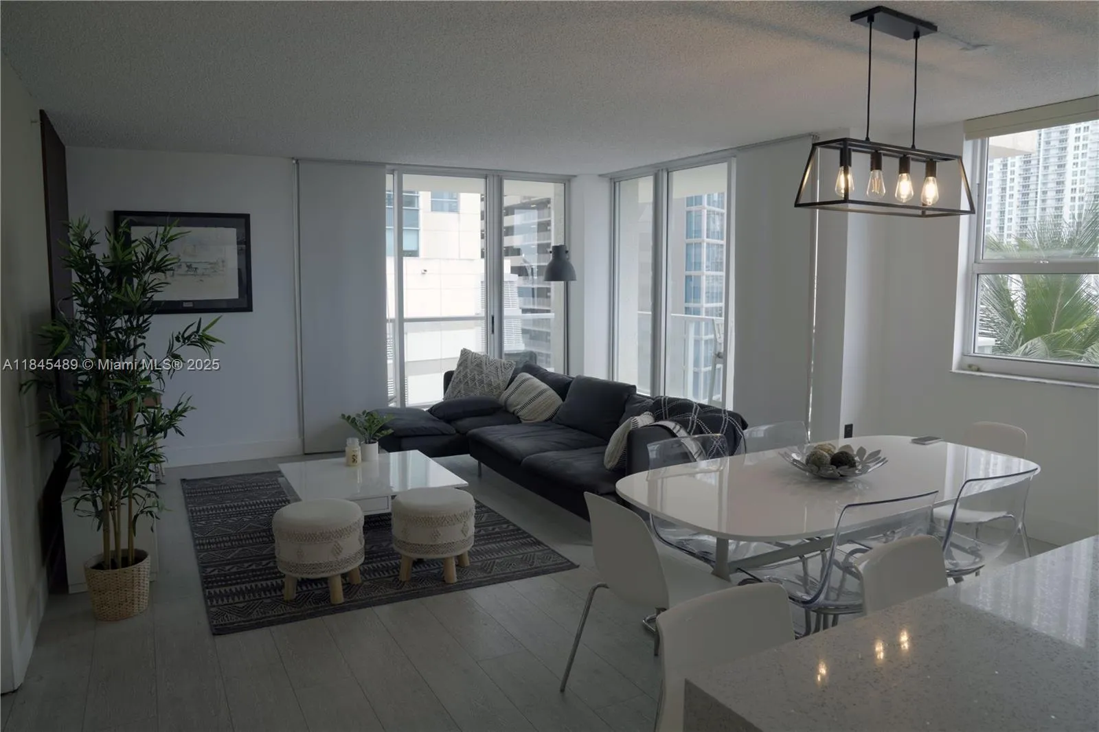 3 bedroom 2 bath for sale at 1155 Brickell Bay Dr # 902, Miami FL 33131