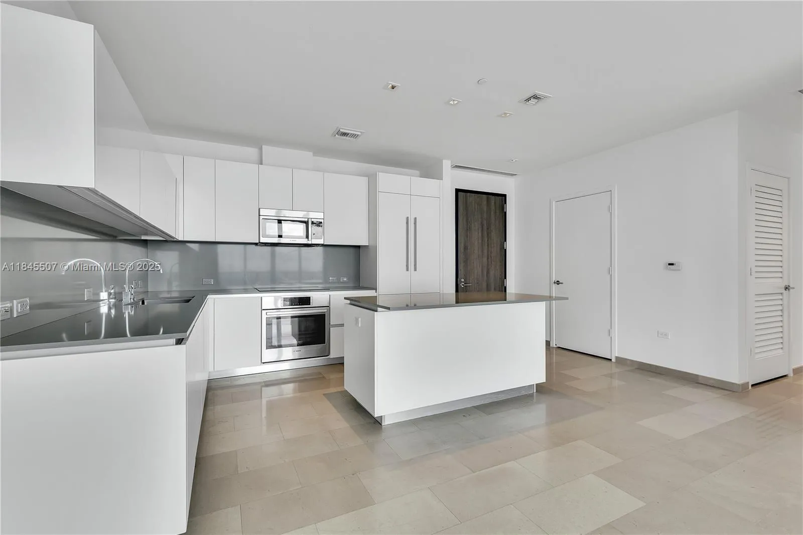 68 SE 6th St # 4110, Miami FL 33131