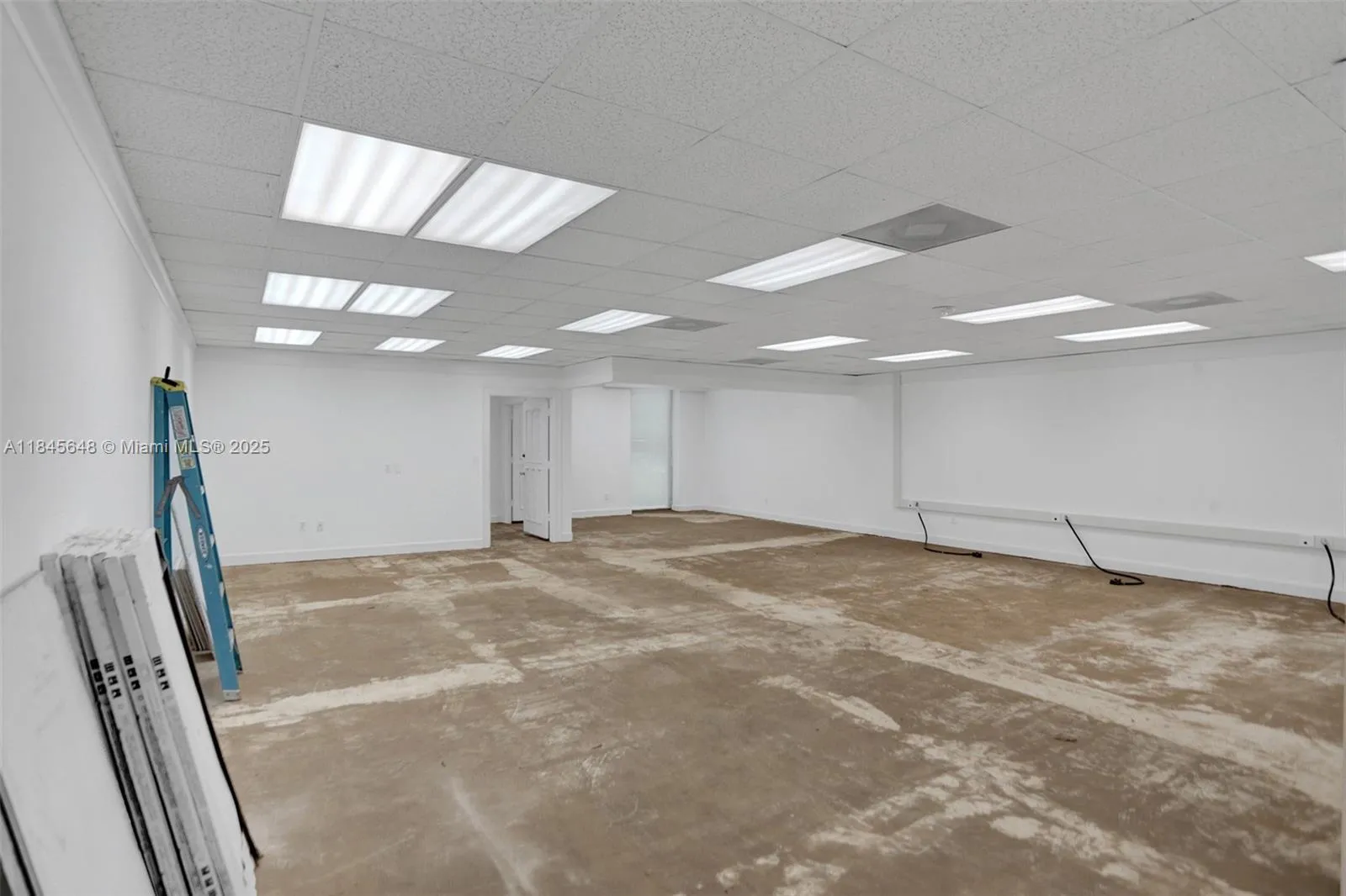 5915 Ponce De Leon Blvd # 18, Coral Gables FL 33146