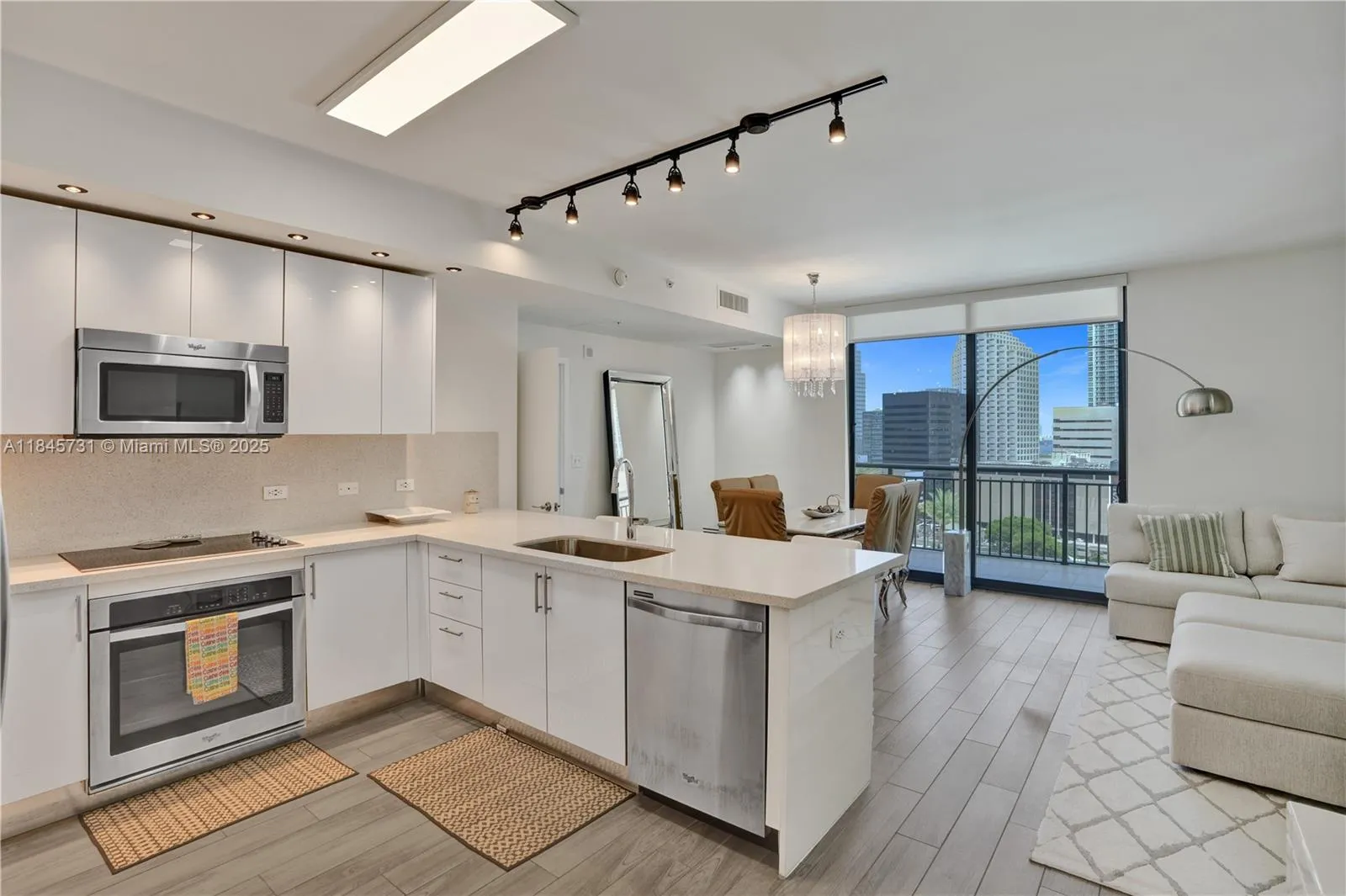 2 bedroom 2 bath for sale at 999 SW 1st Ave # 1402, Miami FL 33130
