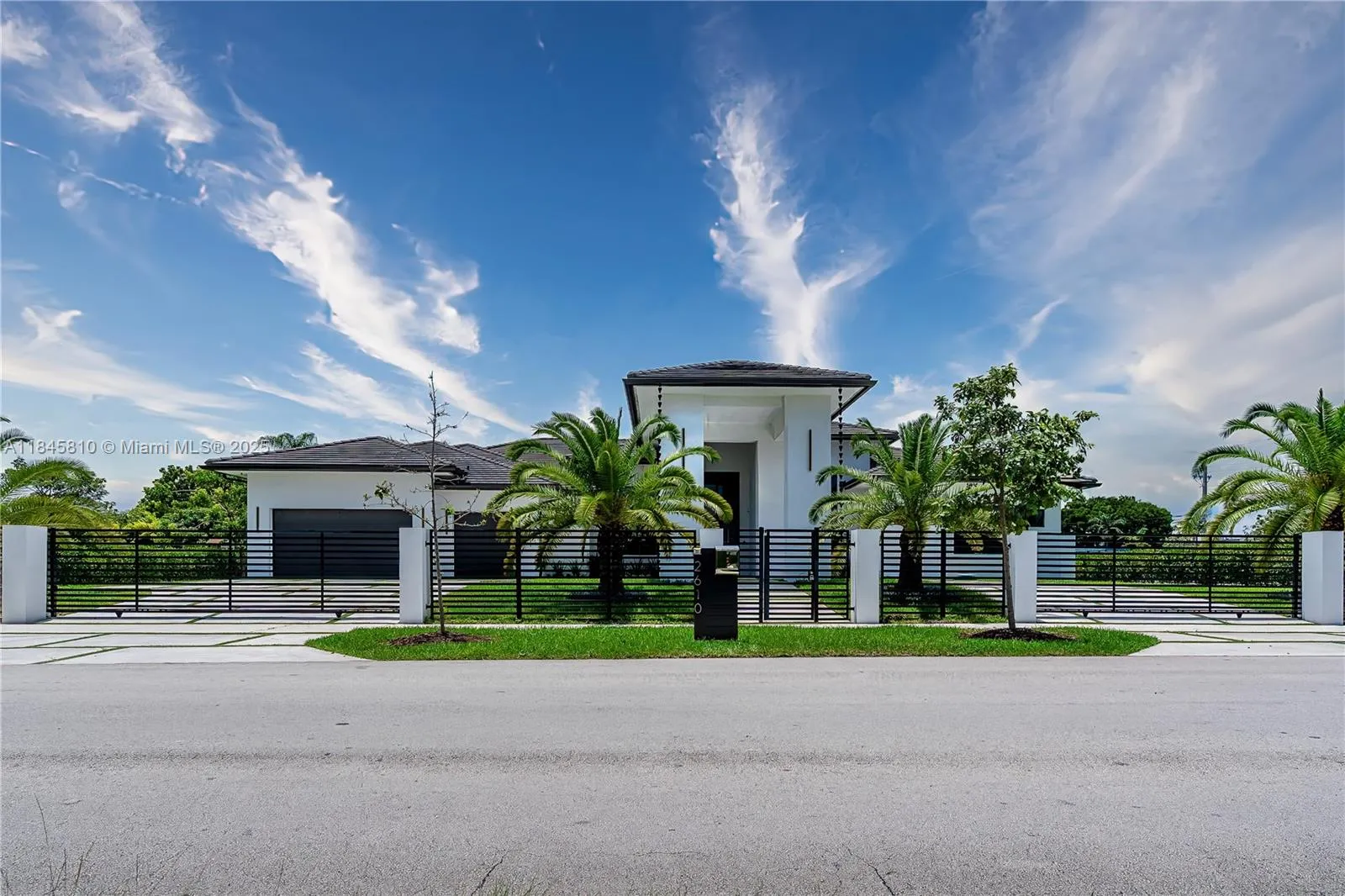 5 bedroom 5 bath for sale at 2610 SW 130th Ave, Miami FL 33175