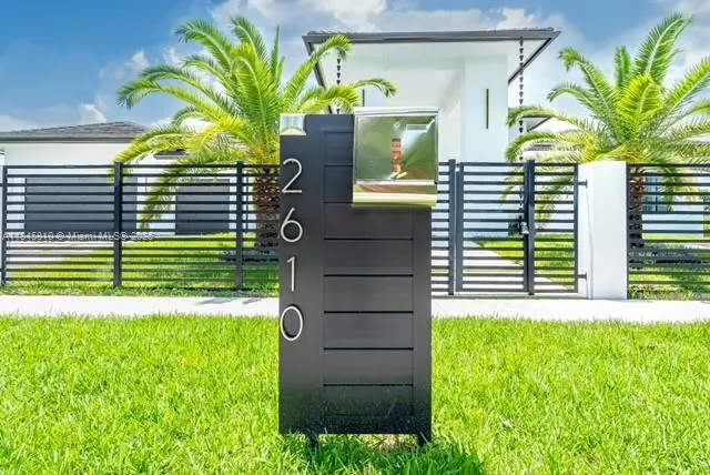 2610 SW 130th Ave, Miami FL 33175