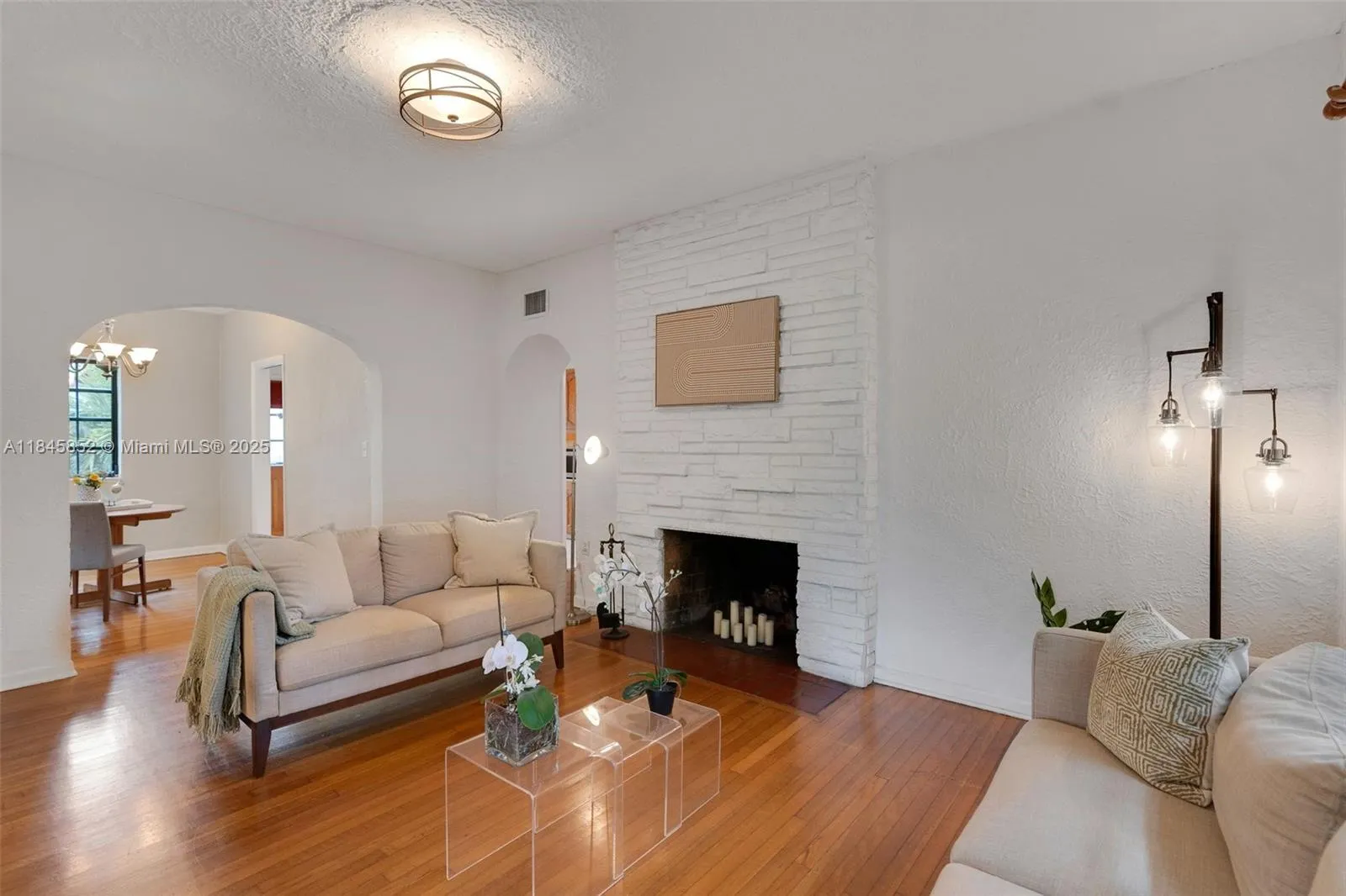 425 Cadagua Ave, Coral Gables FL 33146