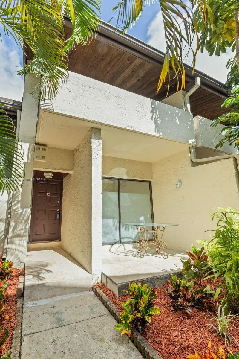 19460 NE 26th Ave # 12B, Miami FL 33180