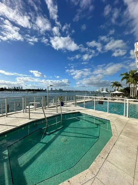 1 bedroom 1 bath for sale at 800 West Ave # 510, Miami Beach FL 33139
