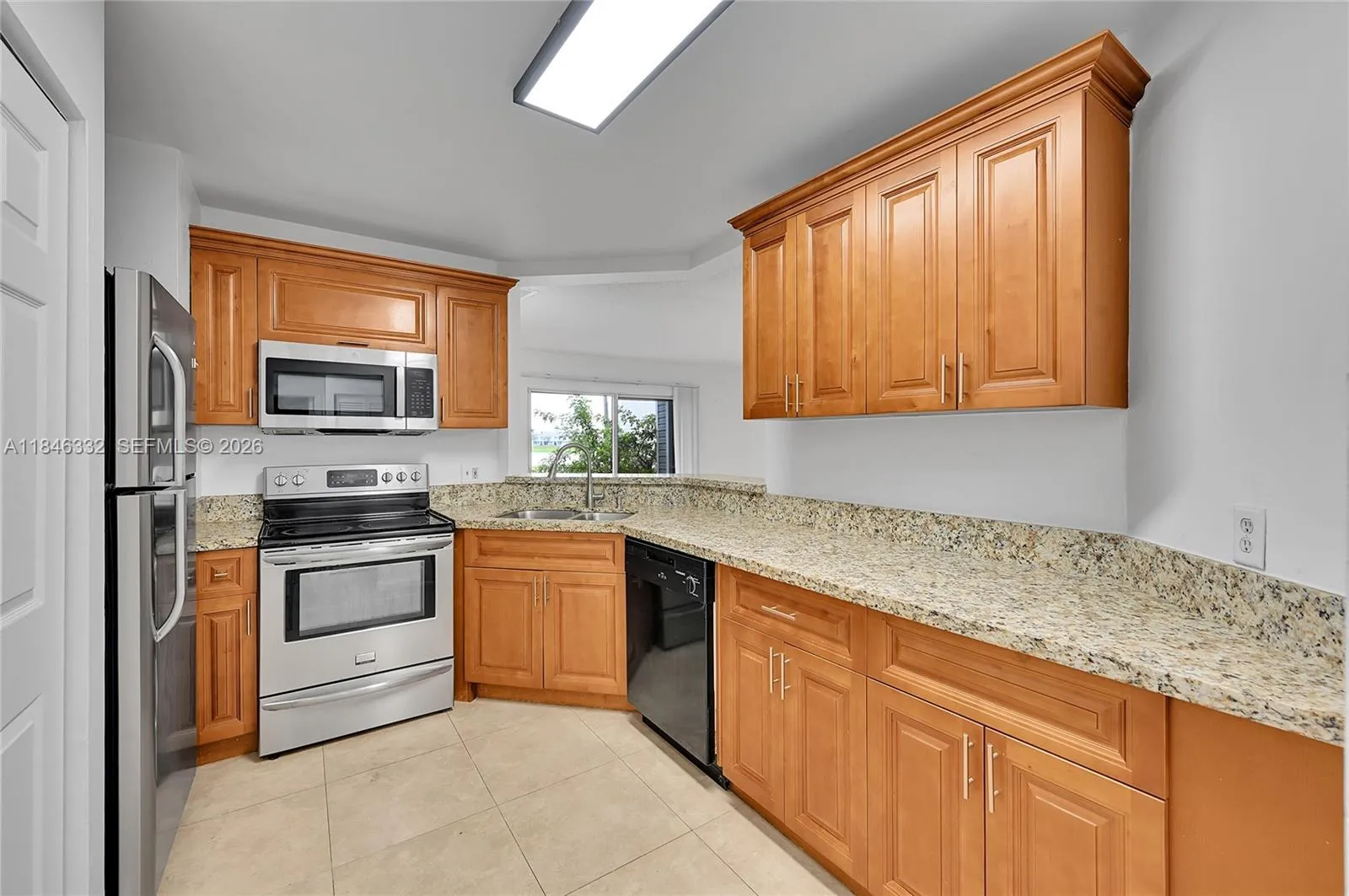 3453 NW 44th St # 107, Oakland Park FL 33309