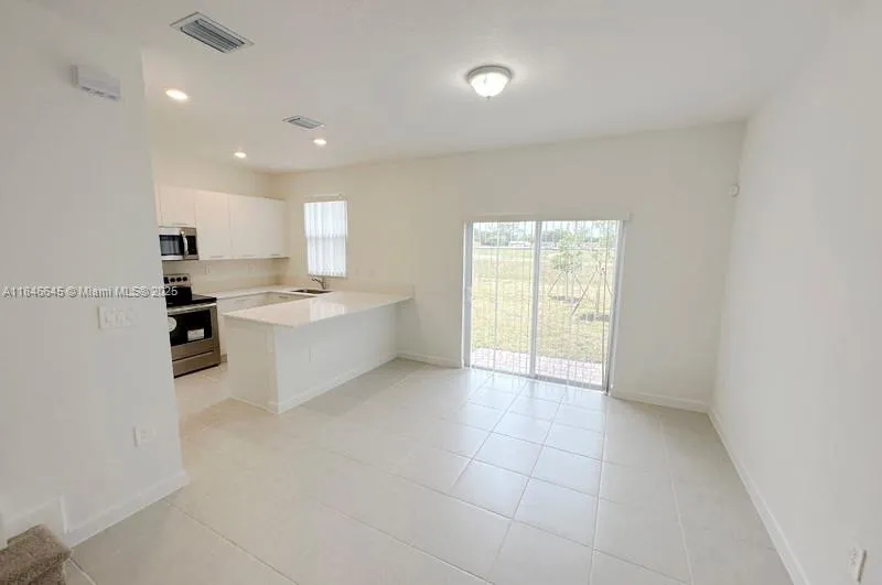 12432 NW 23rd Ct, Miami FL 33167