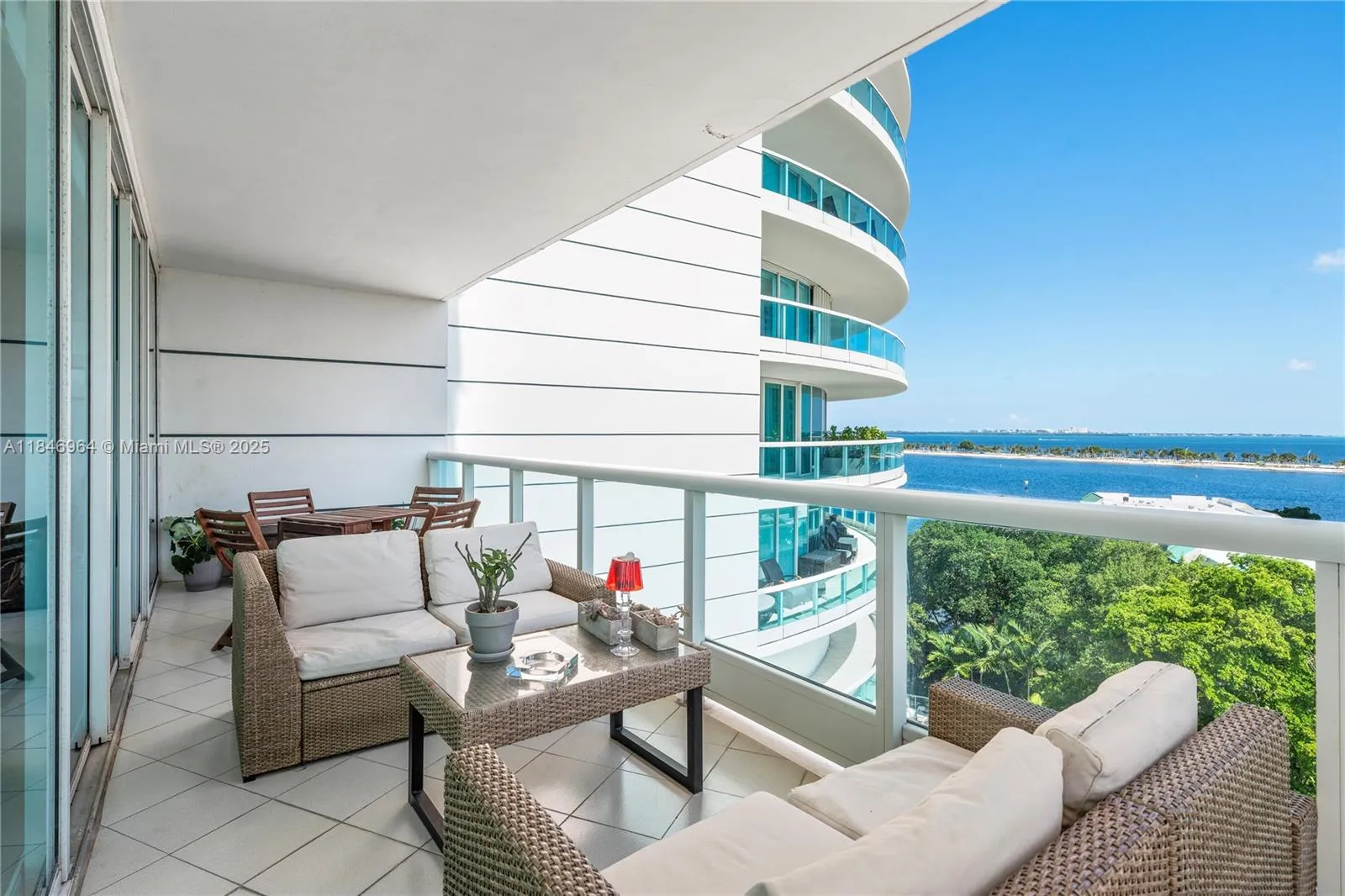 2 bedroom 2 bath for sale at 2127 Brickell Ave # 1005, Miami FL 33129