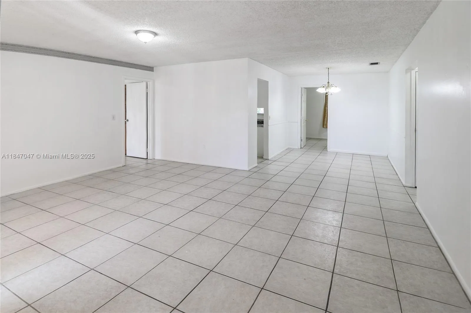 12020 NW 34th Pl, Sunrise FL 33323