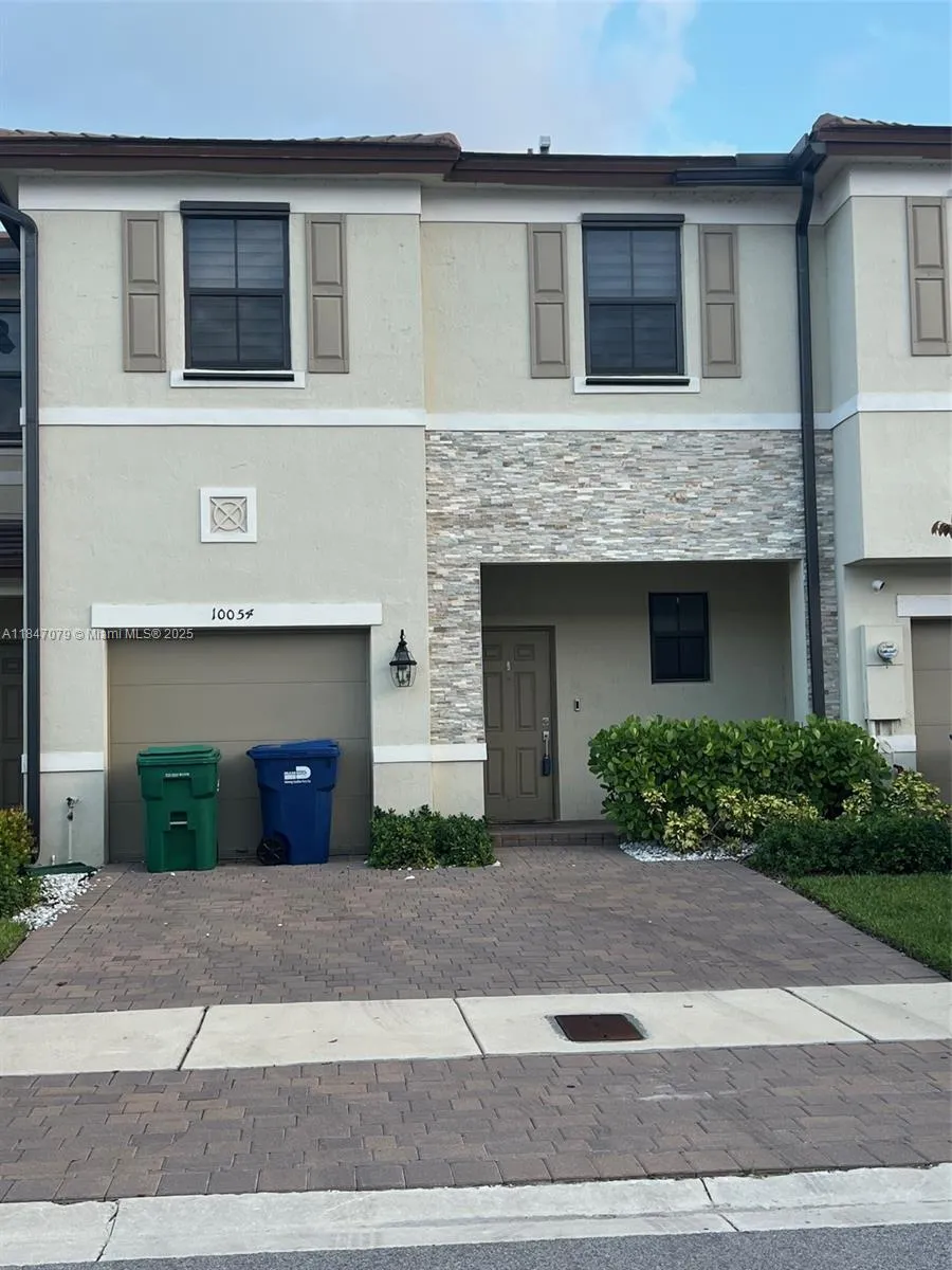 3 bedroom 2 bath for sale at 10054 SW 231st Ln, Miami FL 33190