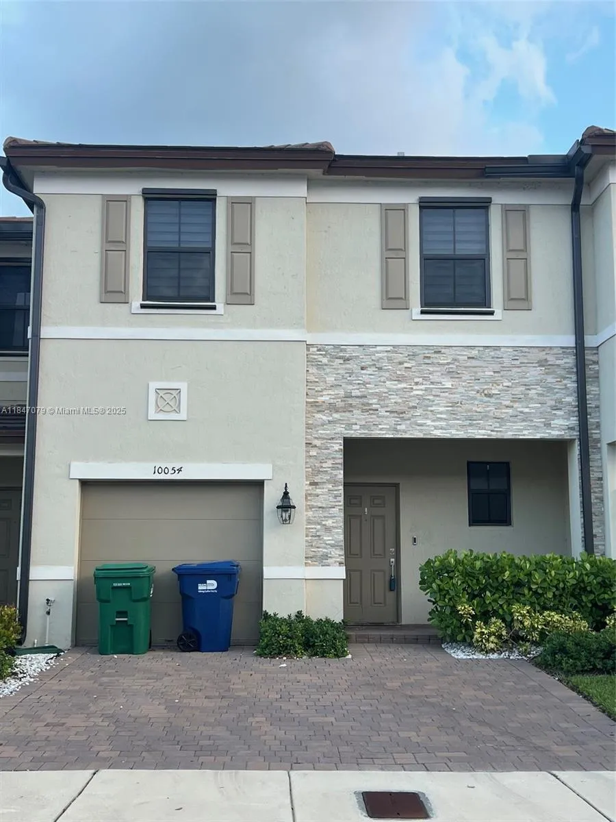 10054 SW 231st Ln, Miami FL 33190