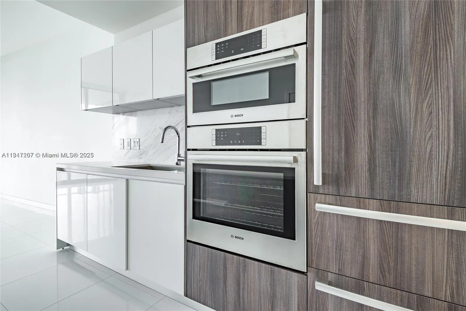 851 NE 1st Ave # 2100, Miami FL 33132