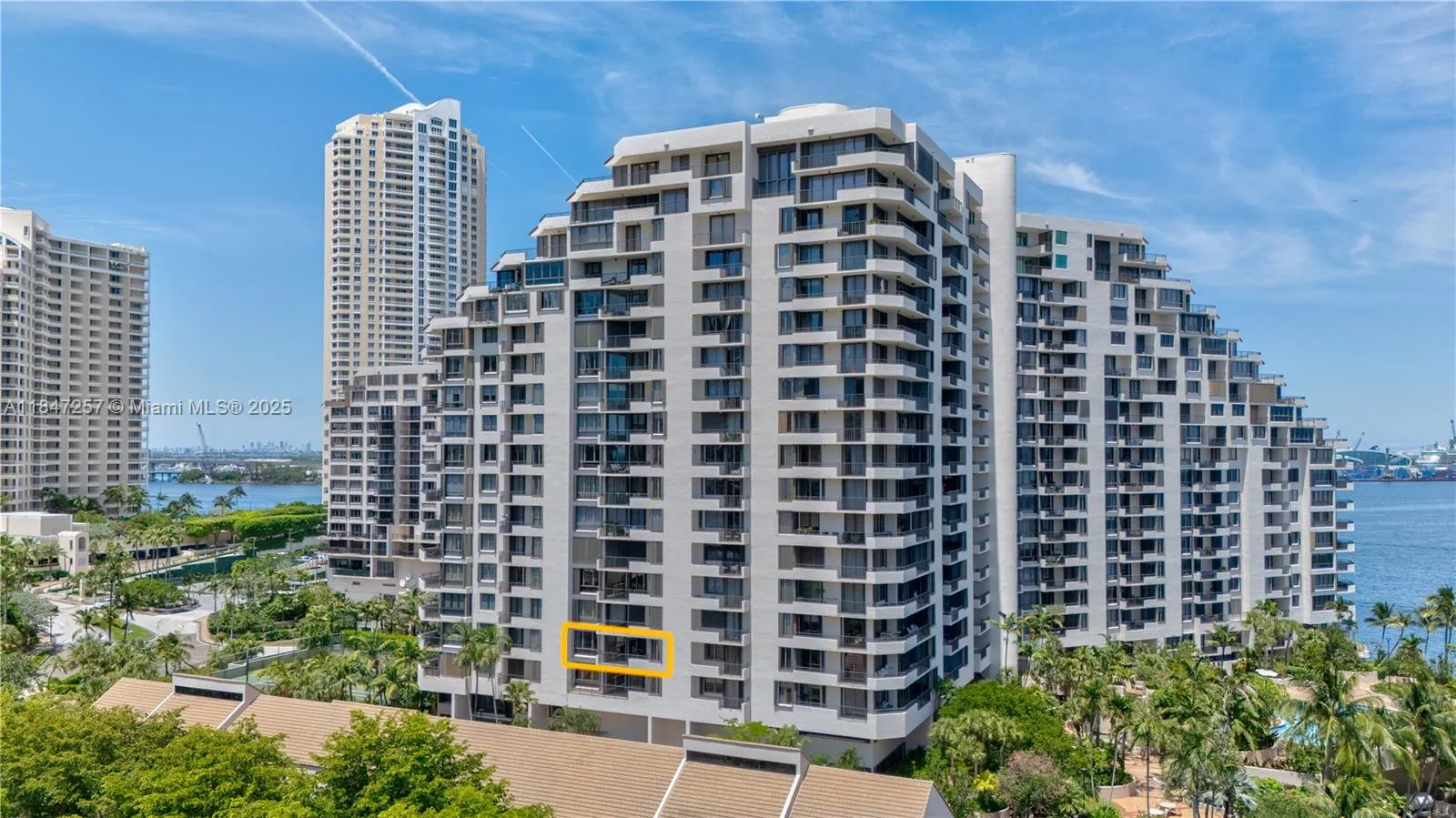 2 bedroom 2 bath for sale at 520 Brickell Key Dr # A619, Miami FL 33131
