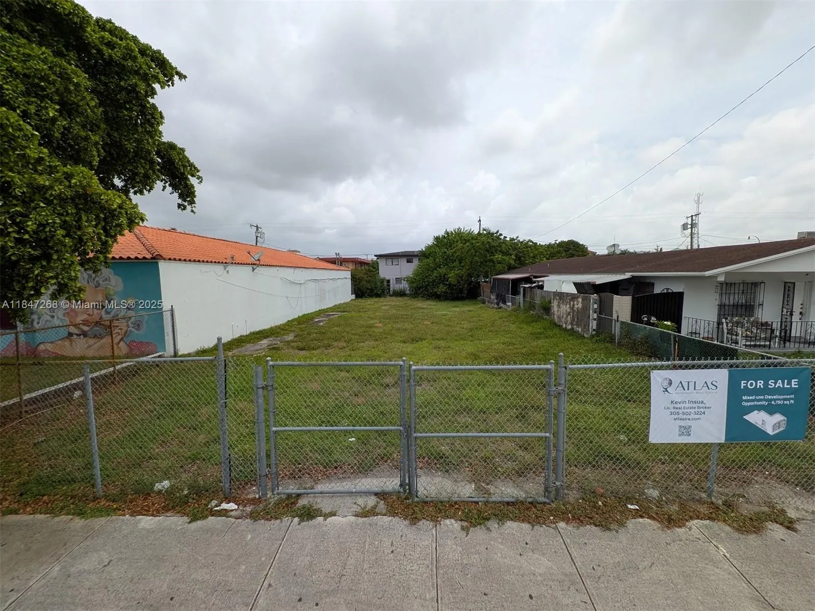 33 W 3rd St, Hialeah FL 33010