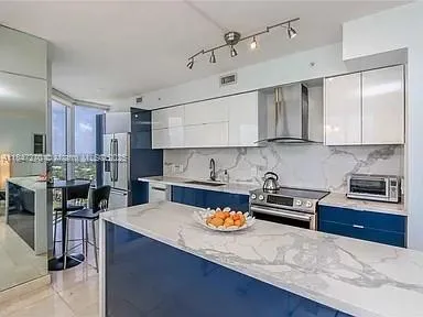 4775 Collins Ave # 2105, Miami Beach FL 33140