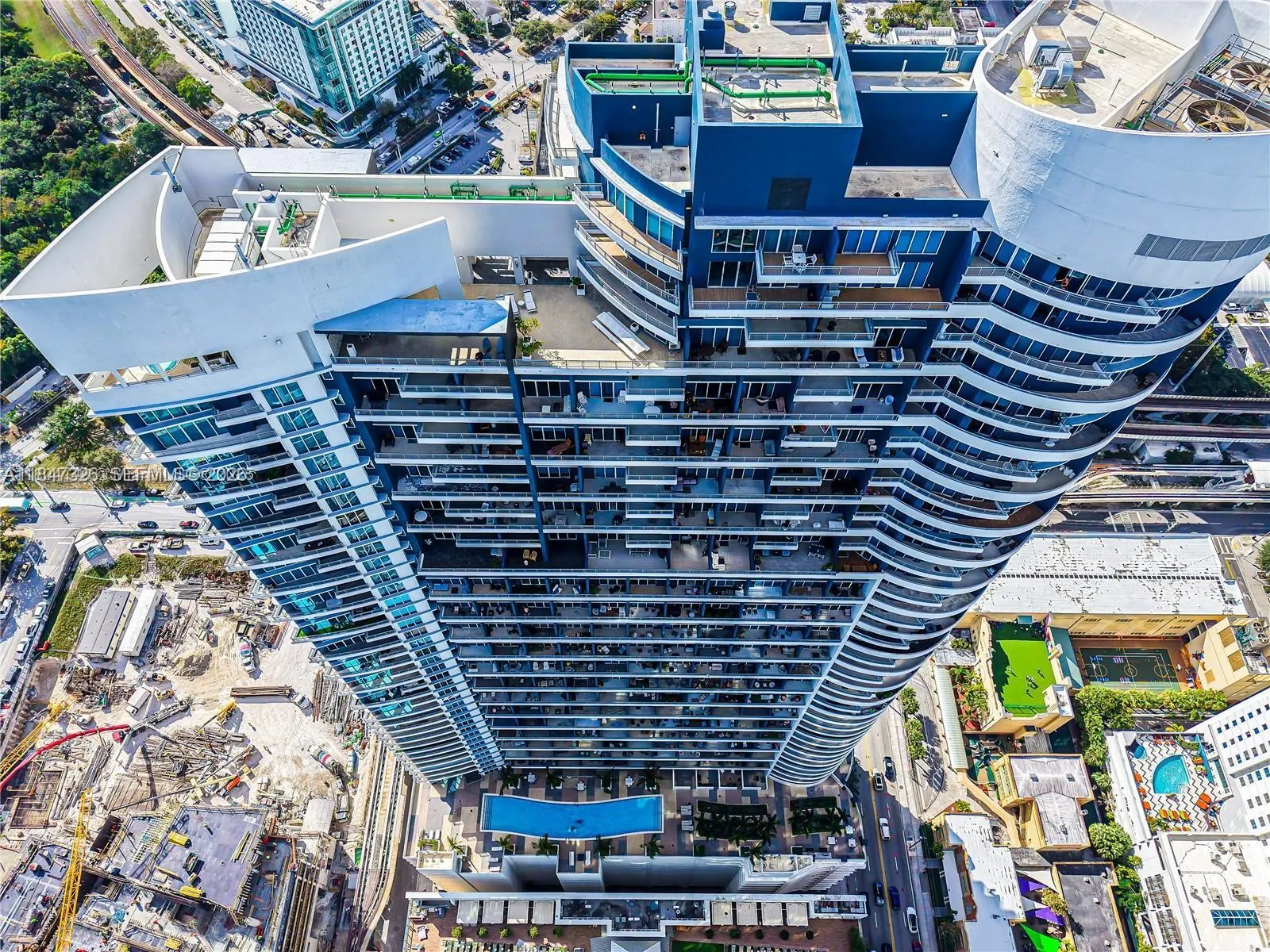 1 bedroom 1 bath for sale at 60 SW 13th St # 1605, Miami FL 33130