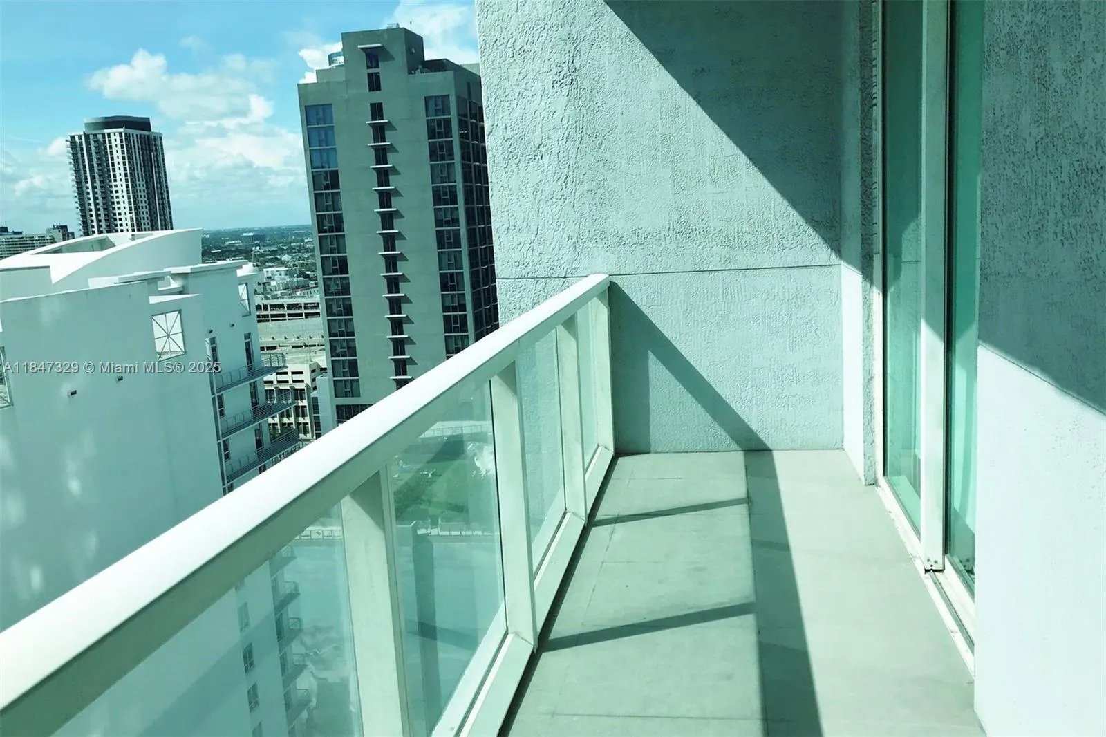 253 NE 2nd St # 2706, Miami FL 33132