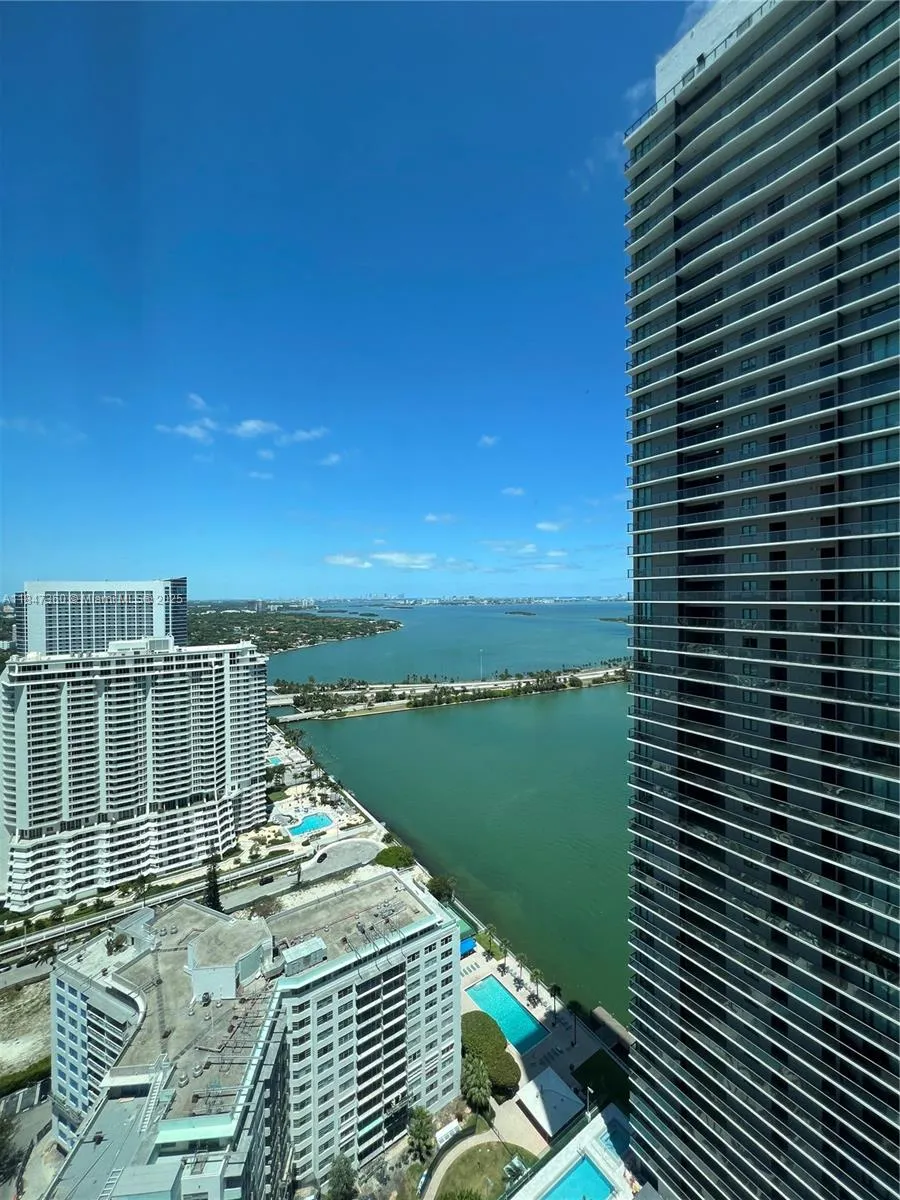 1 bedroom 1 bath for sale at 650 NE 32nd St # 3508, Miami FL 33137