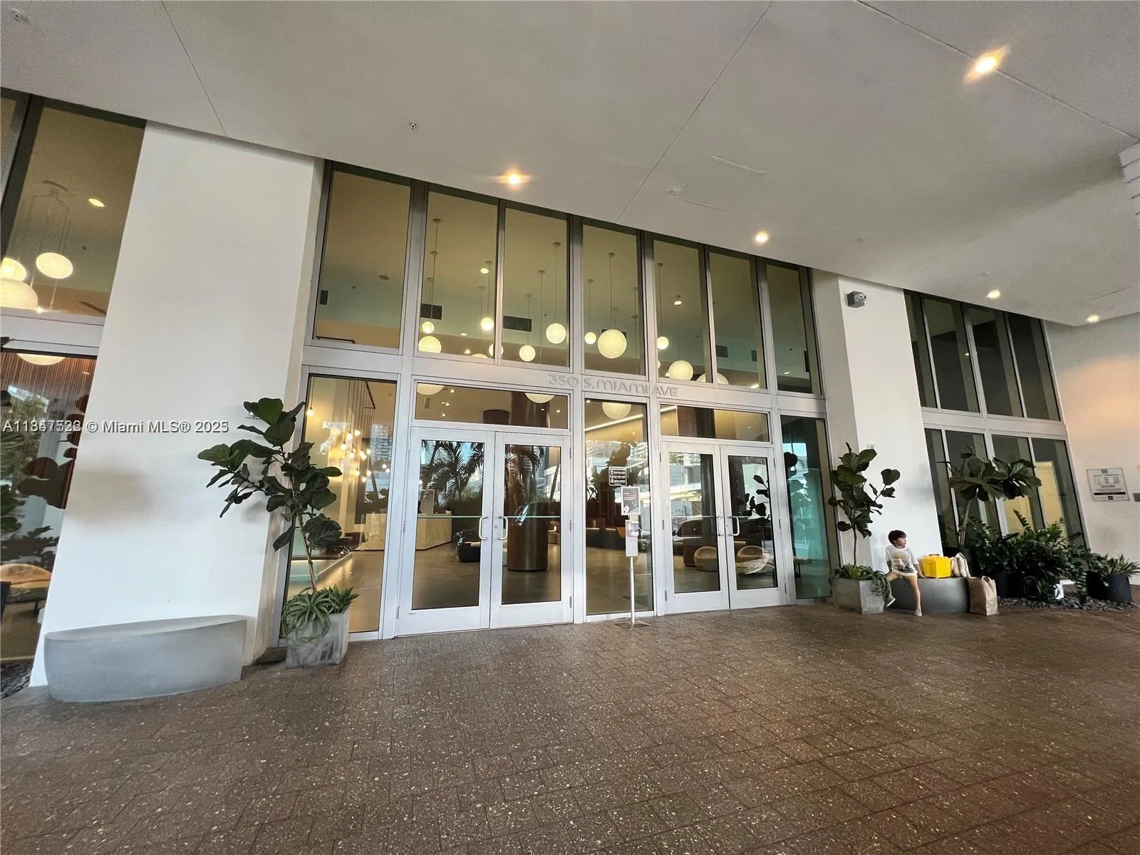 350 S Miami Ave # 1907, Miami FL 33130