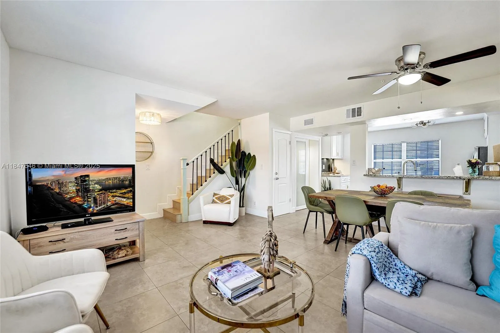 4 bedroom 4 bath for sale at 345 Virginia St, Hollywood FL 33019