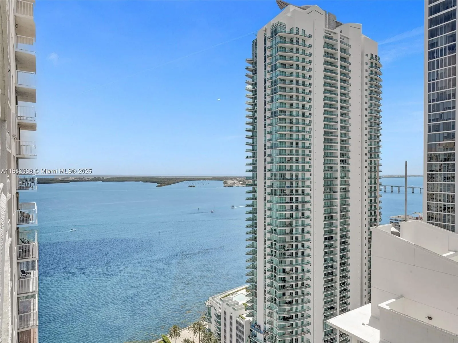 2 bedroom 2 bath for sale at 1200 Brickell Bay Dr # 3309, Miami FL 33131