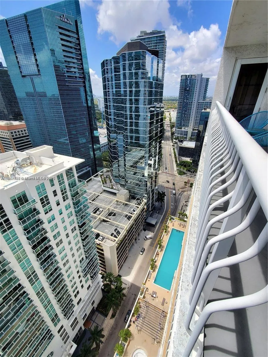 1200 Brickell Bay Dr # 3309, Miami FL 33131