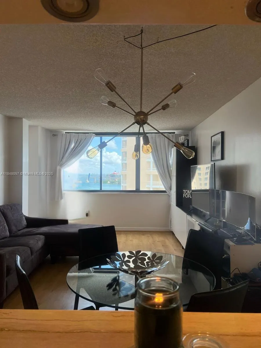540 Brickell Key Dr # 1524, Miami FL 33131