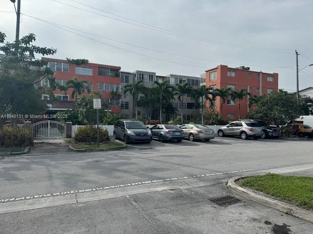 1850 NE 169th St # 308, North Miami Beach FL 33162