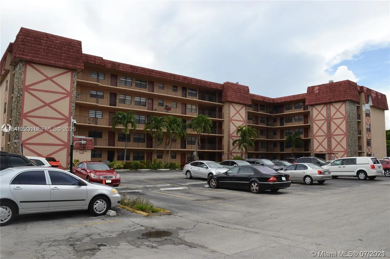 1325 W 68th St # 221, Hialeah FL 33014