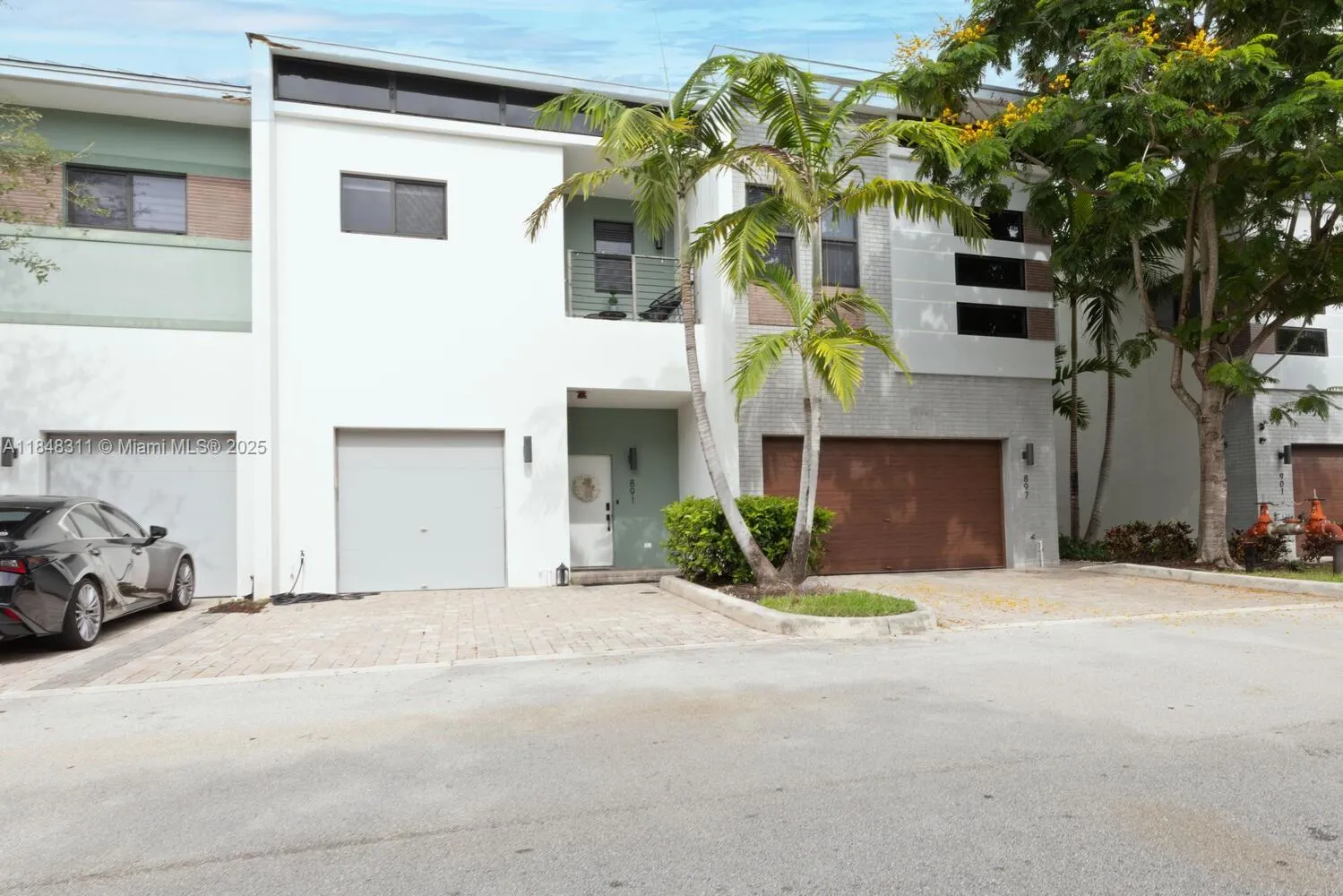 3 bedroom 2 bath for sale at 891 NW 45th Ter, Plantation FL 33317