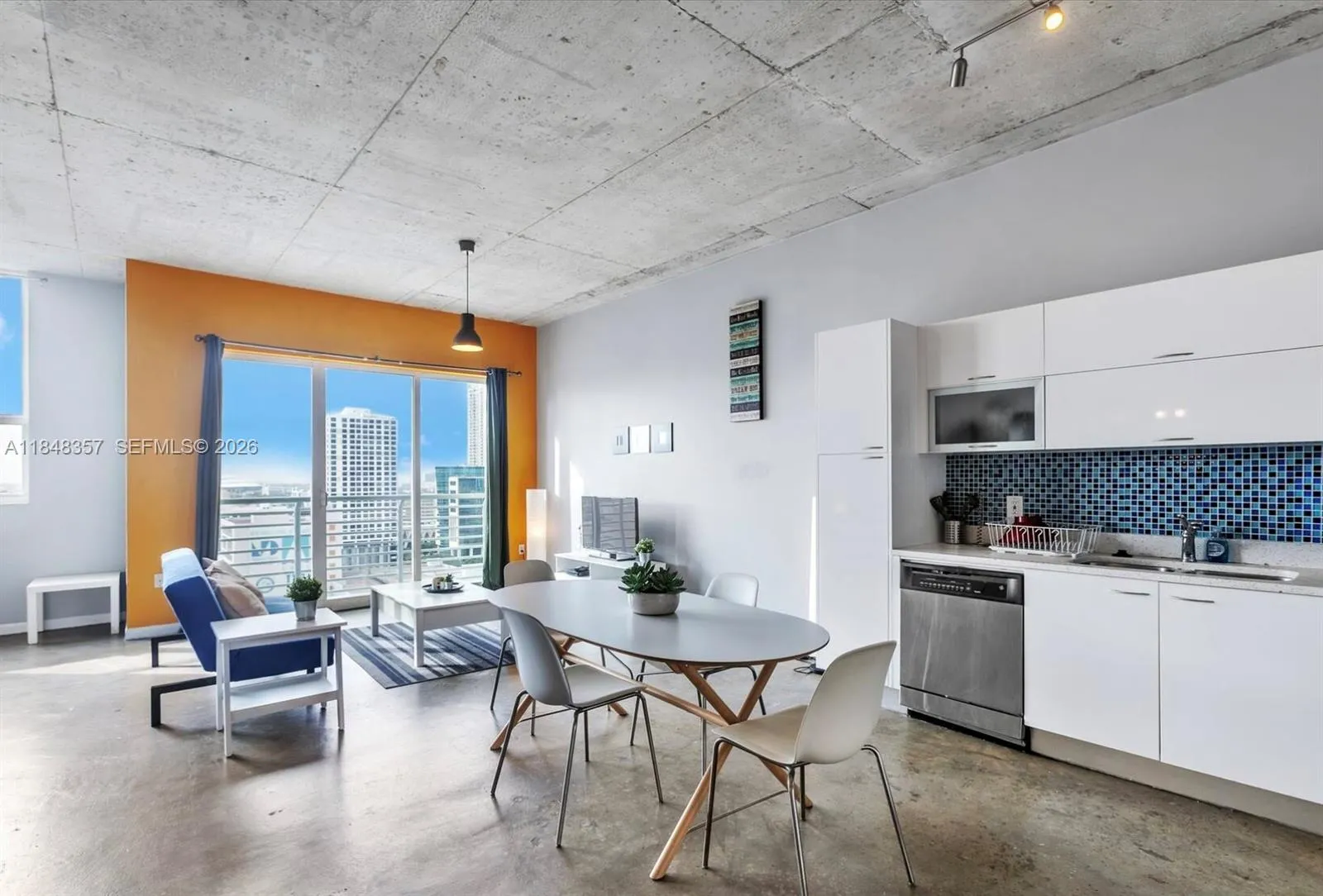 1 bedroom 1 bath for sale at 133 NE 2nd Ave # 2015, Miami FL 33132