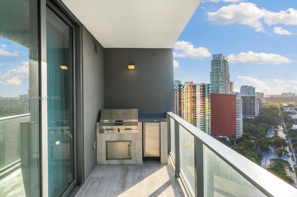 1451 Brickell Ave # 2505, Miami FL 33131