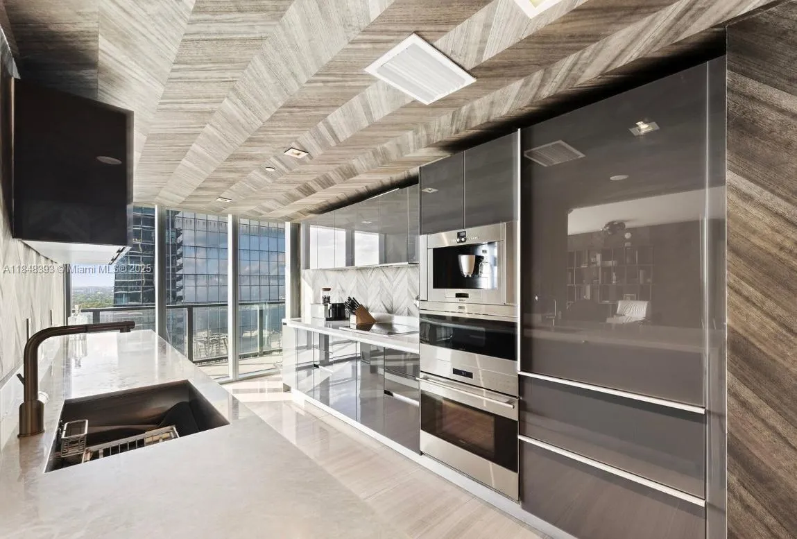 1451 Brickell Ave # 2505, Miami FL 33131