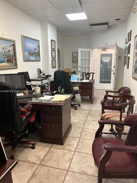 5601 Collins Ave, Miami Beach FL 33140