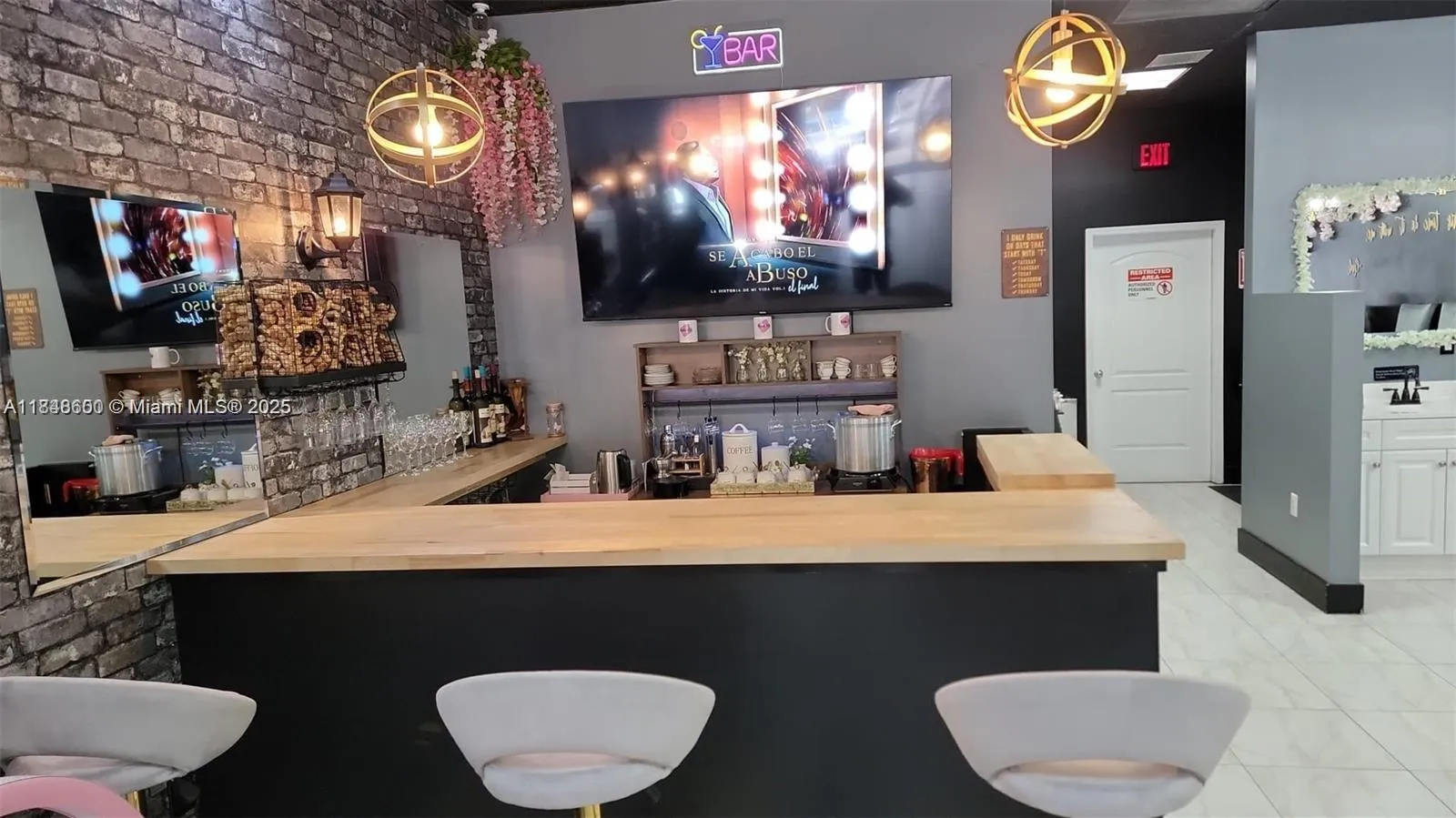 5220 Coconut Creek Pkwy, Margate FL 33063