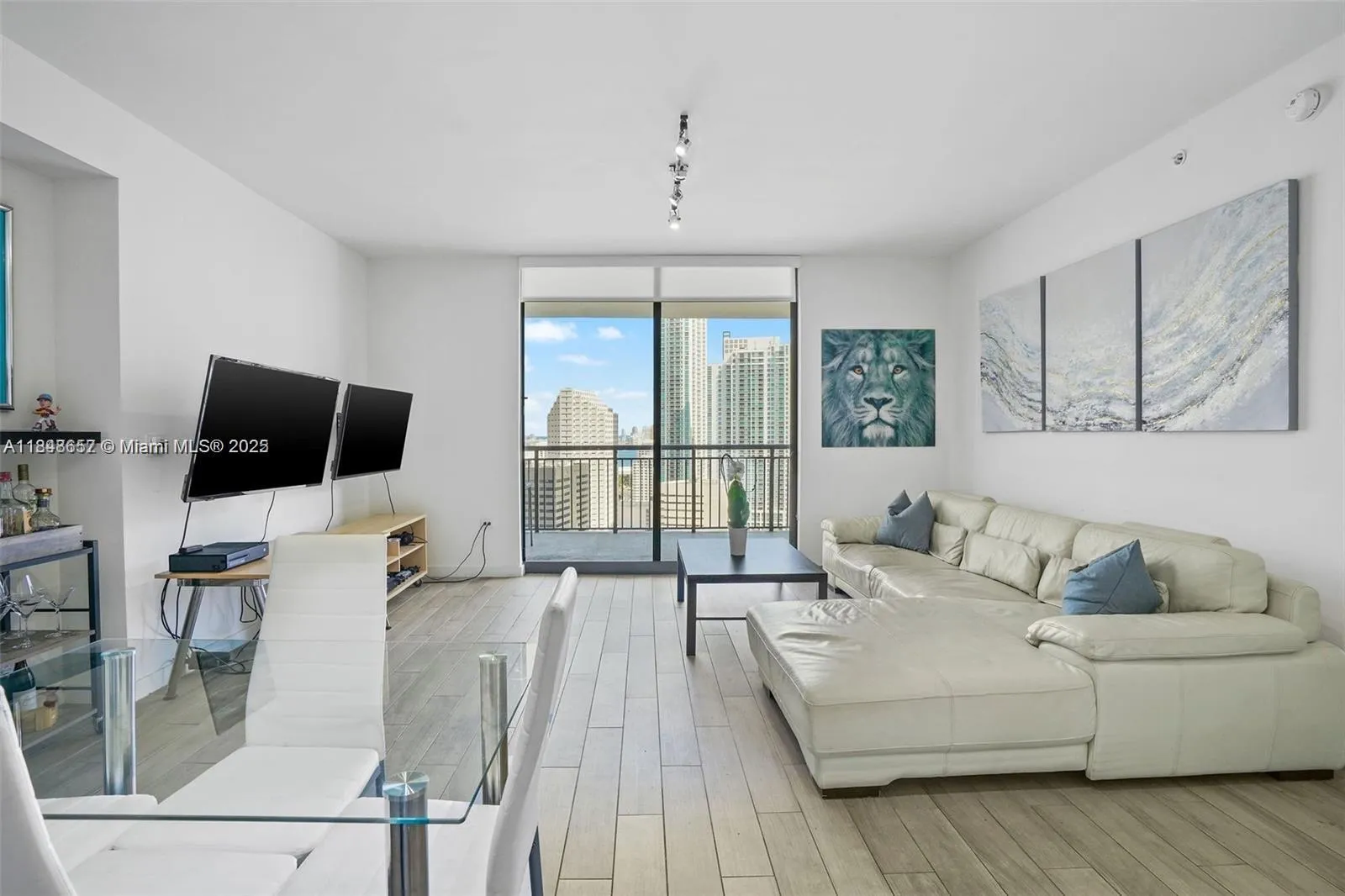 999 SW 1st Ave # 2717, Miami FL 33130