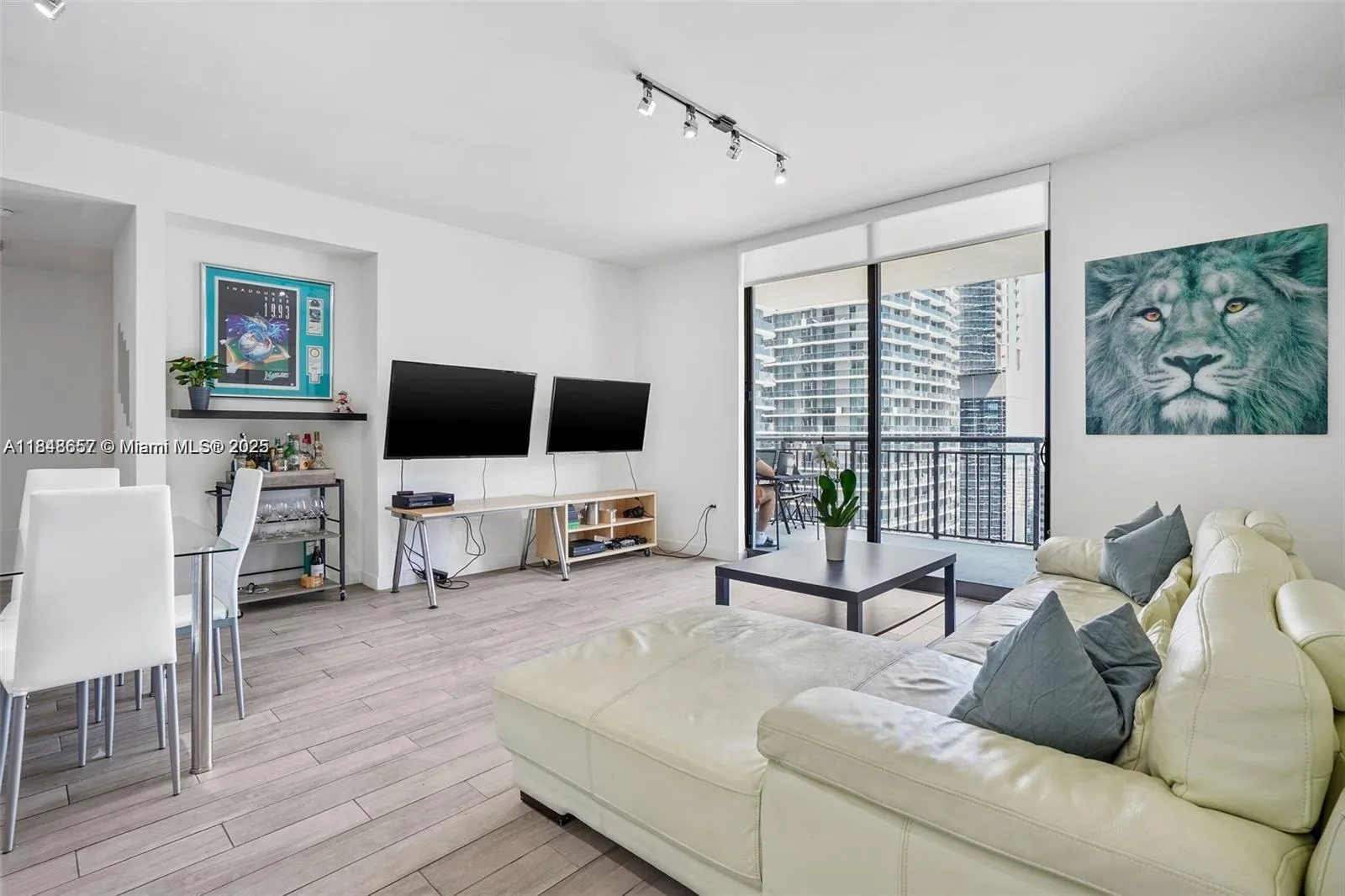 999 SW 1st Ave # 2717, Miami FL 33130