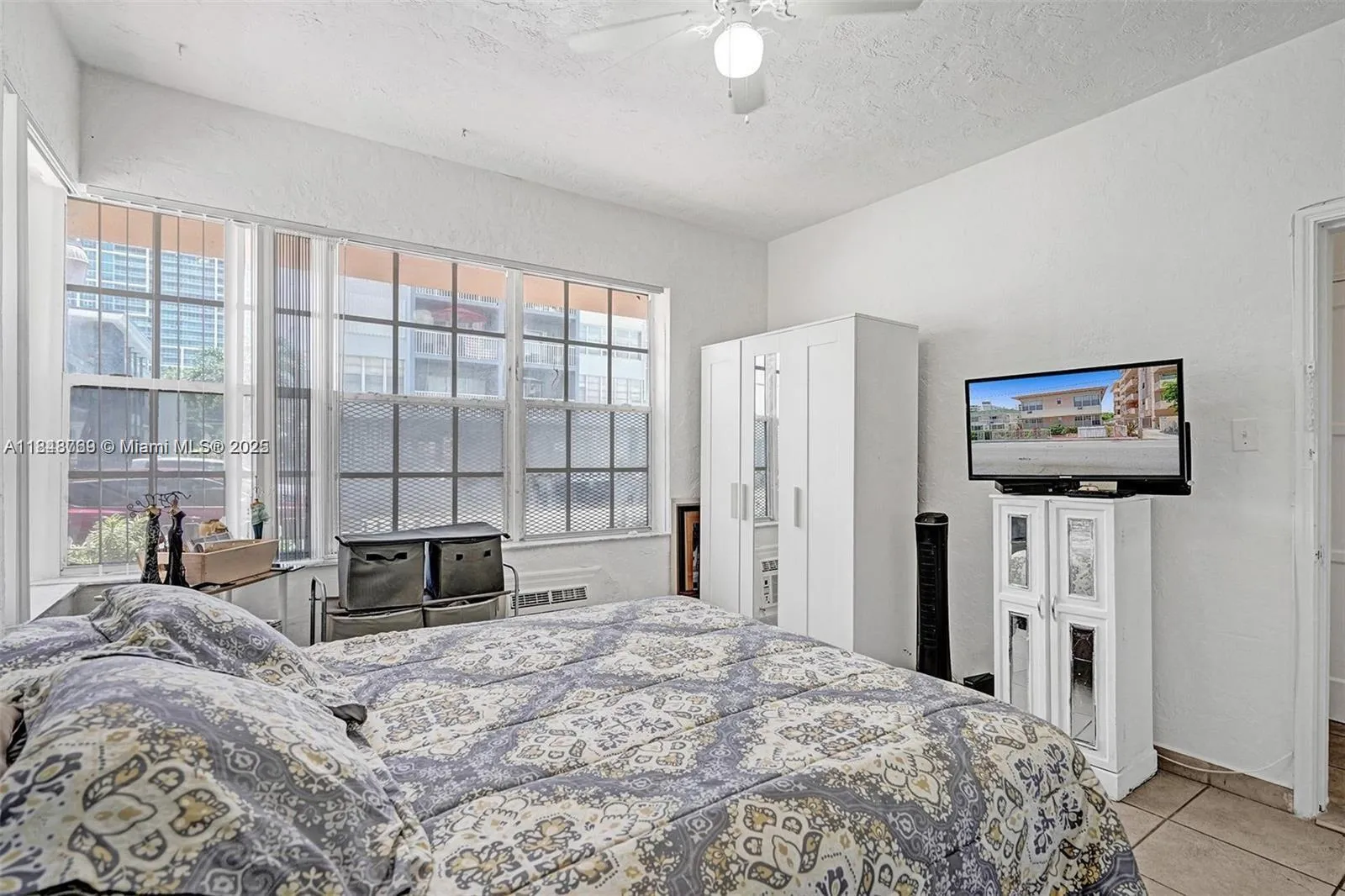 6860 Abbott Ave # 4, Miami Beach FL 33141