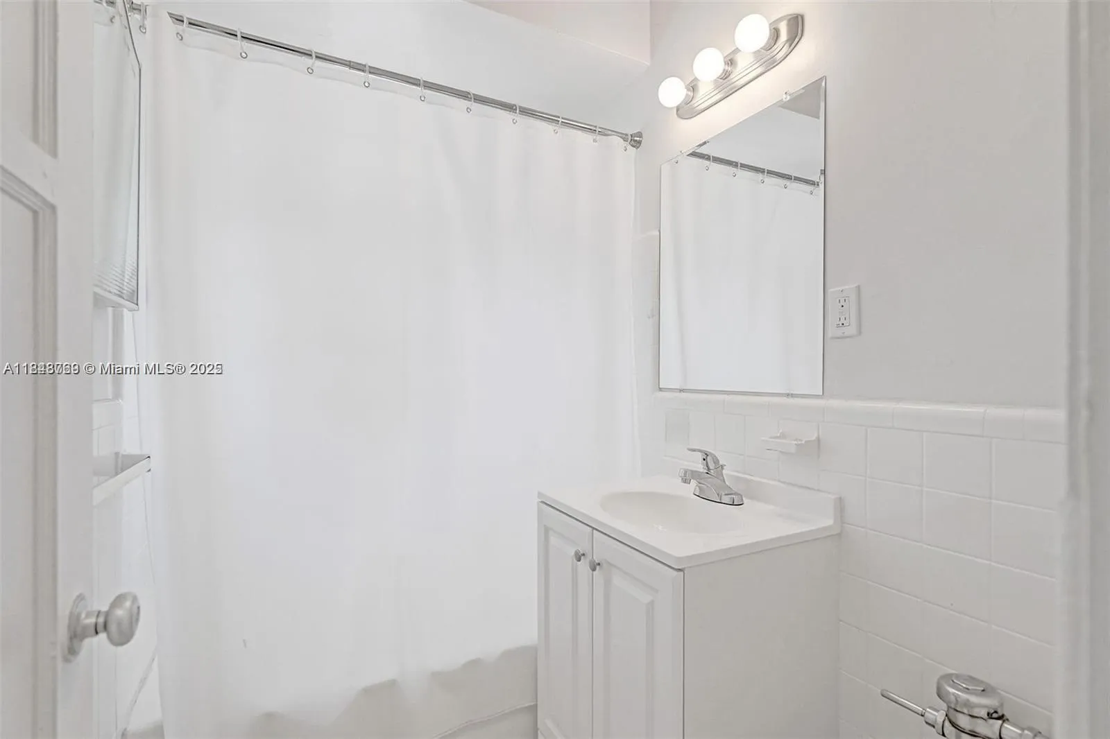 6860 Abbott Ave # 4, Miami Beach FL 33141
